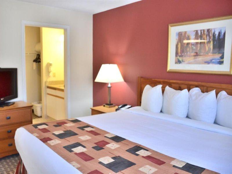 Cresthill Suites Syracuse East Syracuse Bagian luar foto