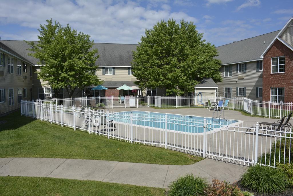 Cresthill Suites Syracuse East Syracuse Bagian luar foto