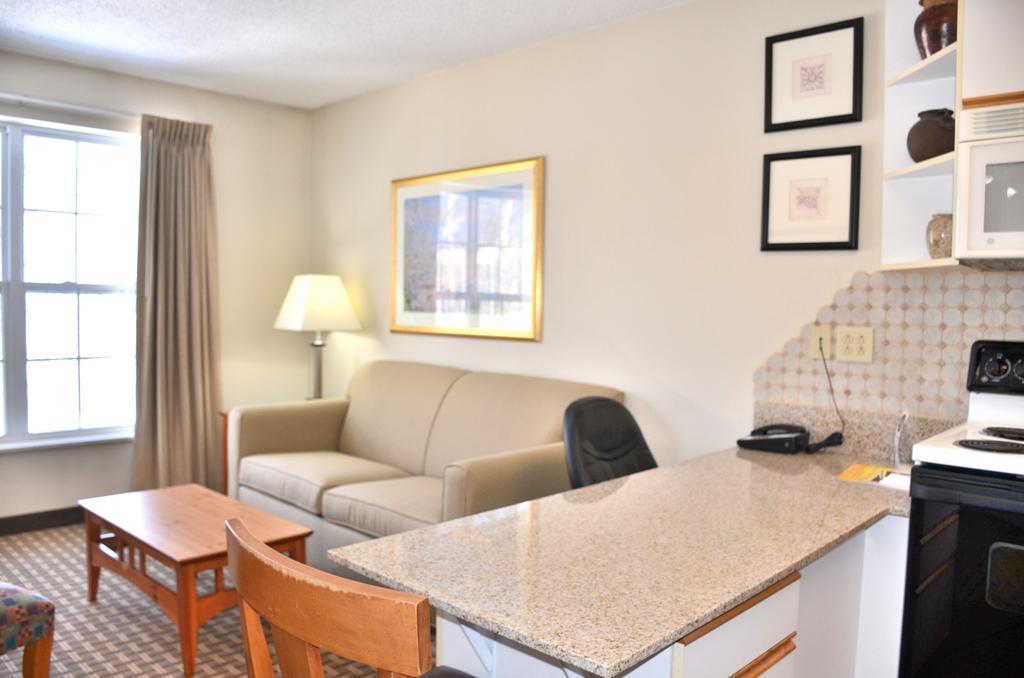Cresthill Suites Syracuse East Syracuse Bagian luar foto