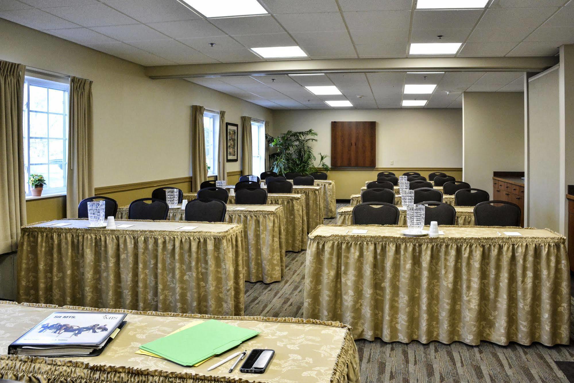 Cresthill Suites Syracuse East Syracuse Bagian luar foto